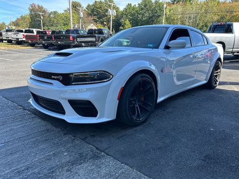 Used 2022 Dodge Charger SRT Hellcat w/ Harman/Kardon Audio Group image 4