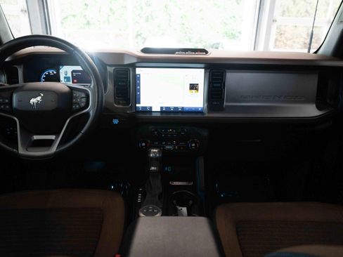 Used 2023 Ford Bronco Outer Banks AWD/4WD image 18