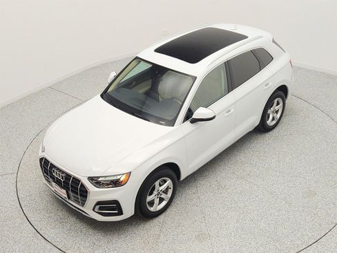 Used 2023 Audi Q5 2.0T Premium w/ Convenience Package AWD/4WD image 22