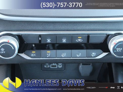 Used 2024 Nissan Altima 2.5 SR FWD image 22