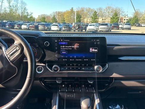 Used 2024 Chevrolet Colorado Z71 w/ Z71 Convenience Package 2 AWD/4WD image 23