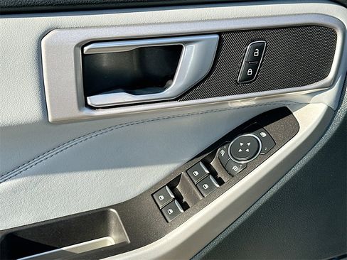 Used 2023 Ford Explorer XLT w/ Equipment Group 202A image 21