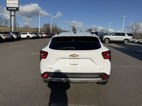 New 2026 Chevrolet Trax LT w/ Driver Confidence Package image 4