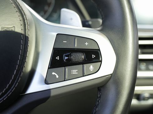 Used 2022 BMW X6 xDrive40i w/ M Sport Package image 49