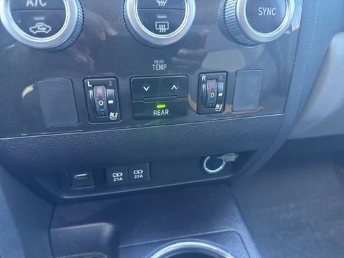 Used 2021 Toyota Sequoia Platinum image 17