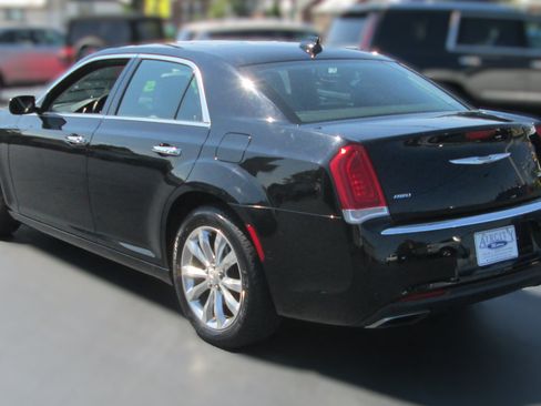 Used 2016 Chrysler 300 C AWD/4WD image 6