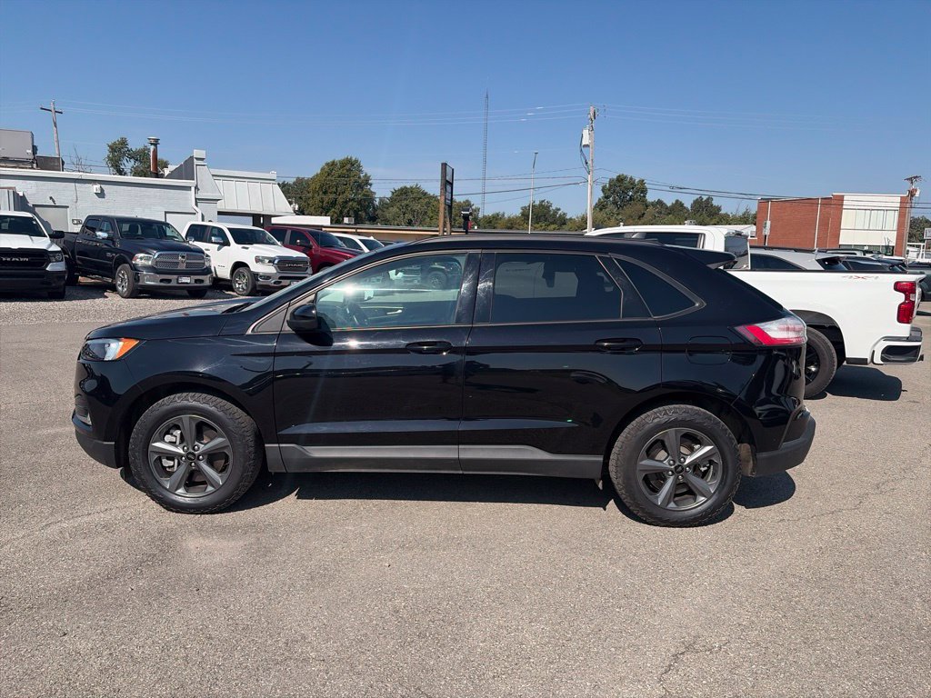 Used 2024 Ford Edge SEL w/ Sport Appearance Package AWD/4WD image 3