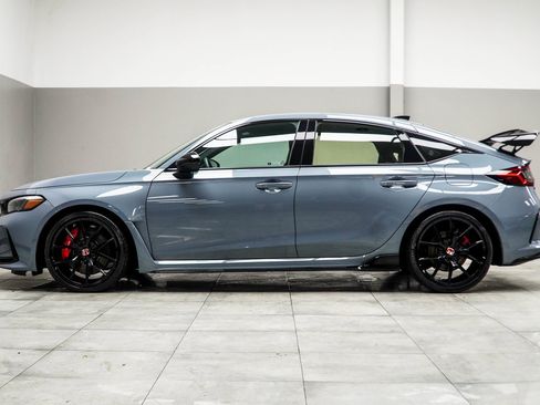 Used 2023 Honda Civic Type R image 9