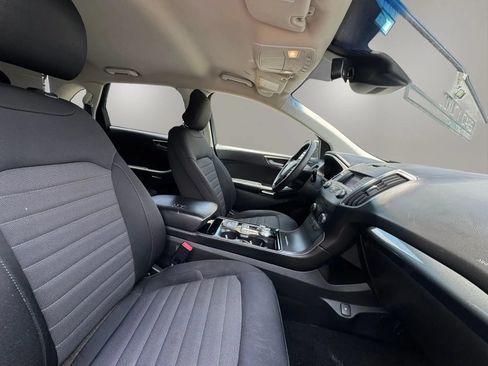 Used 2019 Ford Edge SE FWD image 15