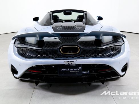 Used 2026 McLaren 750S Spider RWD image 9