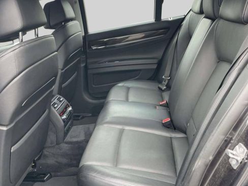 Used 2011 BMW 750i xDrive image 3