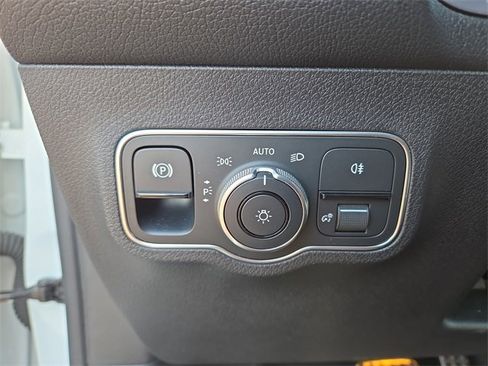 New 2024 Mercedes-Benz GLB 250 4MATIC image 21