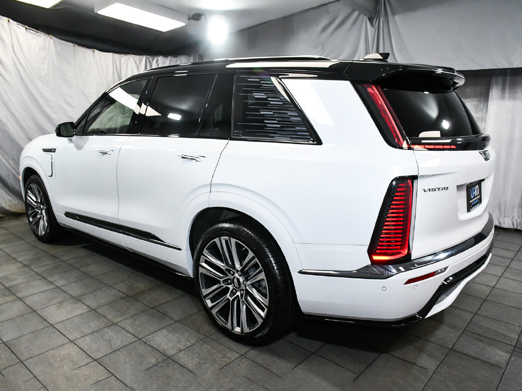 Used 2026 Cadillac Vistiq Platinum w/ LPO, Floor Liner Package AWD/4WD image 4
