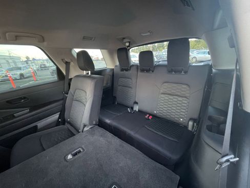 Used 2025 Nissan Pathfinder SV image 30