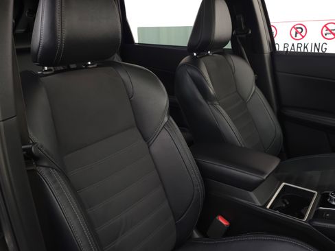 Used 2023 Mitsubishi Outlander SE image 34