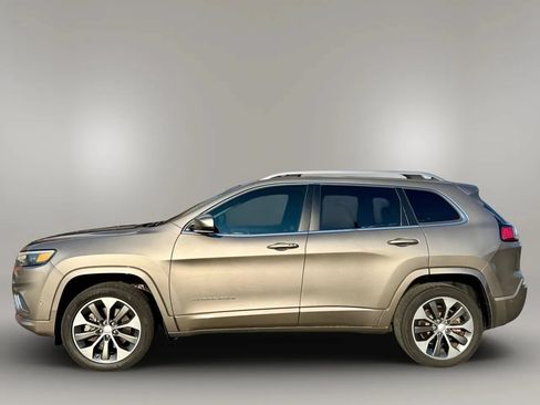 Used 2019 Jeep Cherokee Overland w/ Technology Group AWD/4WD image 2