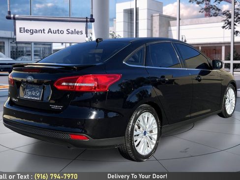 Used 2016 Ford Focus Titanium FWD image 5