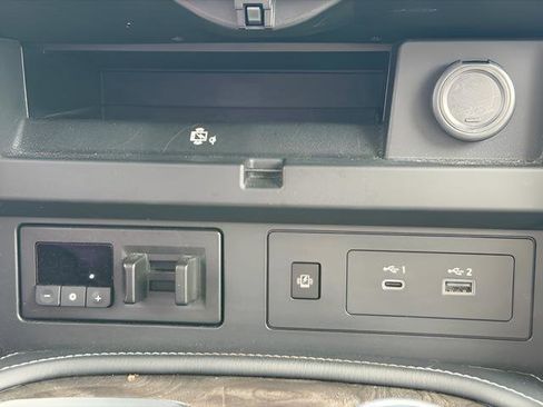 Used 2024 Nissan Armada Platinum w/ Captain's Chairs Package image 14