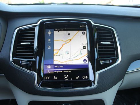 Used 2017 Volvo XC90 T6 Momentum w/ Vision Package image 33