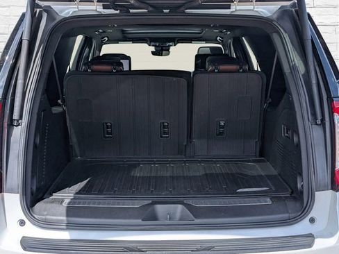 Used 2023 GMC Yukon XL Denali Ultimate image 10