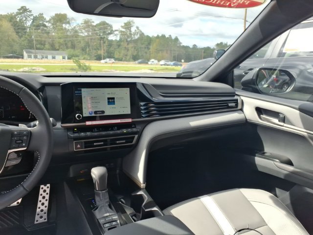 Used 2026 Toyota Camry SE w/ Convenience Package FWD image 13