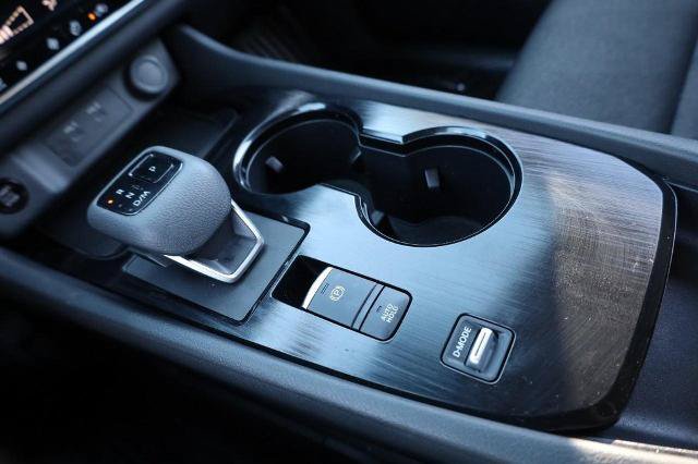 Certified 2025 Nissan Rogue SV FWD image 15