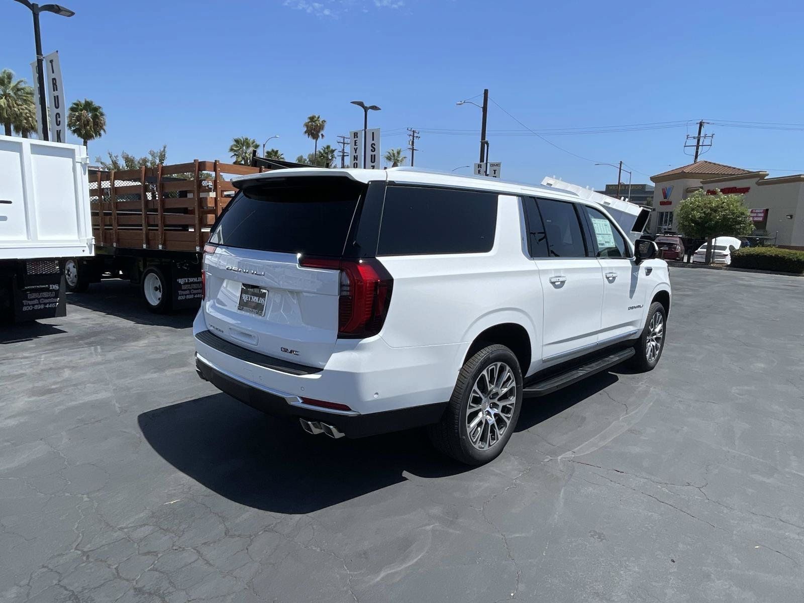 New 2026 GMC Yukon XL Denali w/ Advanced Technology Package AWD/4WD image 5