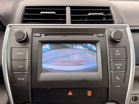 Used 2015 Toyota Camry LE FWD image 4