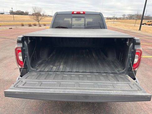 Used 2018 GMC Sierra 1500 SLT image 41