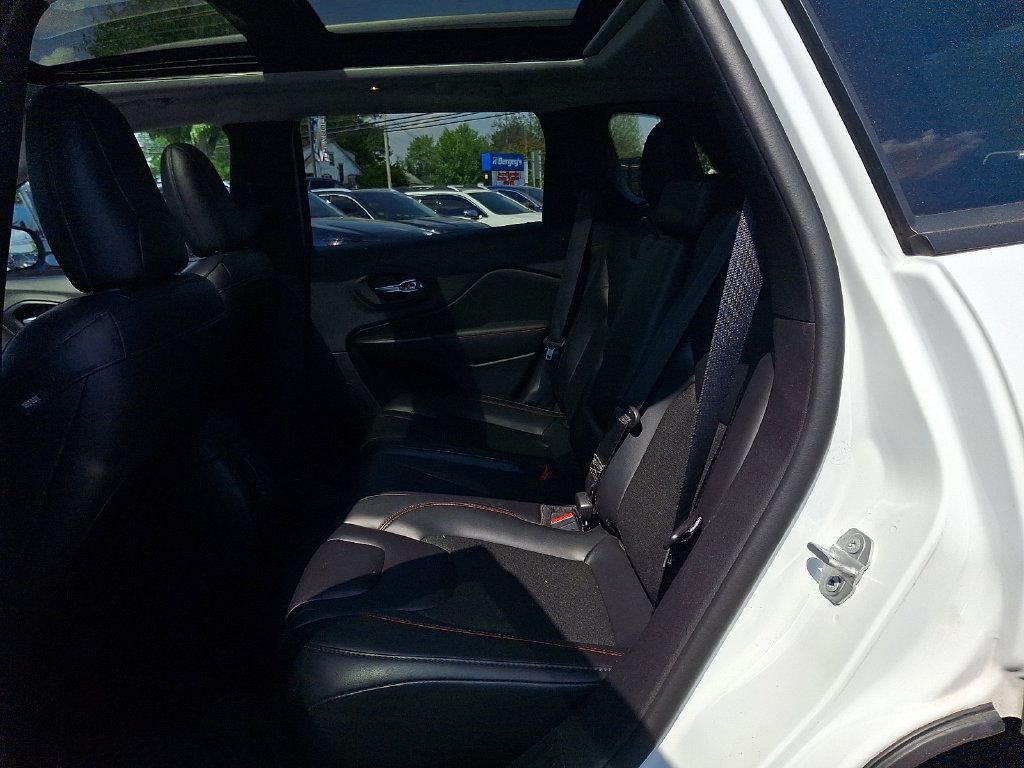 Used 2021 Jeep Cherokee Trailhawk w/ Sun, Sound & Nav Group AWD/4WD image 12