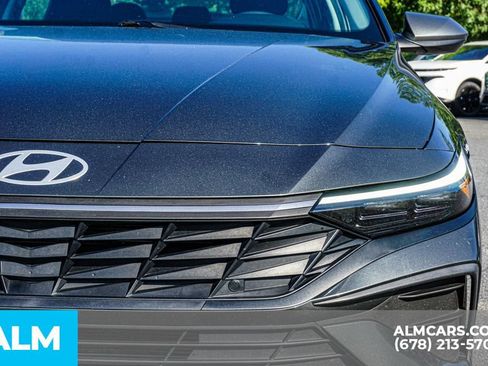 Used 2024 Hyundai Elantra SEL FWD image 11
