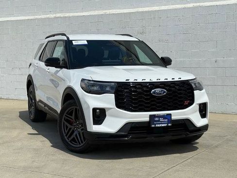 Certified 2025 Ford Explorer ST AWD/4WD image 3