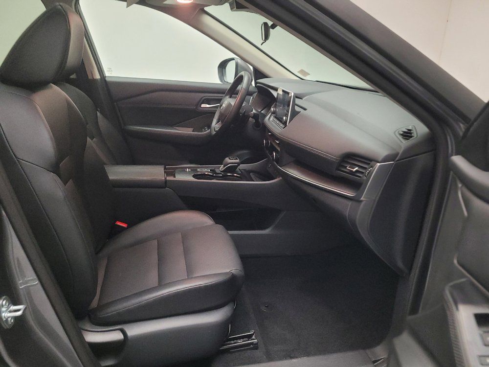 Used 2025 Nissan Rogue SV w/ SV Premium Package FWD image 21