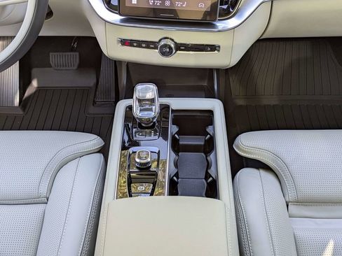 New 2026 Volvo XC90 T8 Ultra w/ Protection Package Premier AWD/4WD image 19