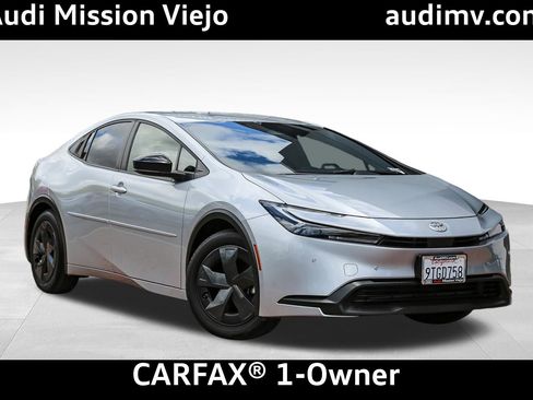 Used 2025 Toyota Prius LE FWD image 1