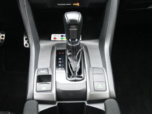 Used 2018 Honda Civic Sport image 21