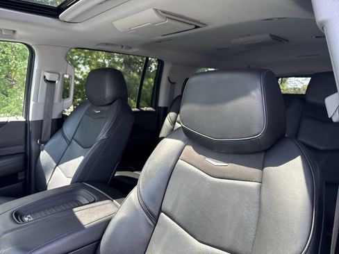 Used 2018 Cadillac Escalade ESV Premium Luxury AWD/4WD image 11