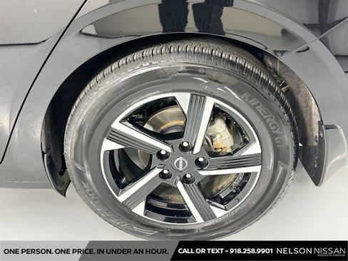 Used 2025 Nissan Sentra SV FWD image 28