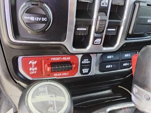 Used 2021 Jeep Wrangler Unlimited Rubicon AWD/4WD image 18