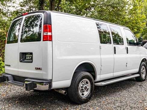 Used 2023 GMC Savana 2500 w/ Driver Convenience Package image 6