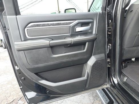 Used 2024 RAM 2500 Big Horn w/ Night Edition image 33