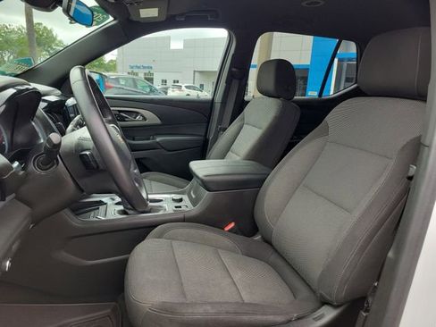 Certified 2022 Chevrolet Traverse LT FWD image 18