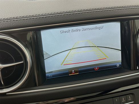 Used 2017 Mercedes-Benz SL 550 image 15