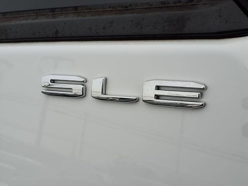 Certified 2022 GMC Terrain SLE w/ Driver Convenience Package image 18