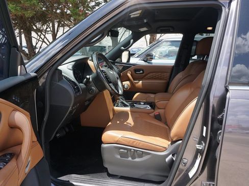 Used 2023 INFINITI QX80 Sensory w/ All-Season Package AWD/4WD image 4