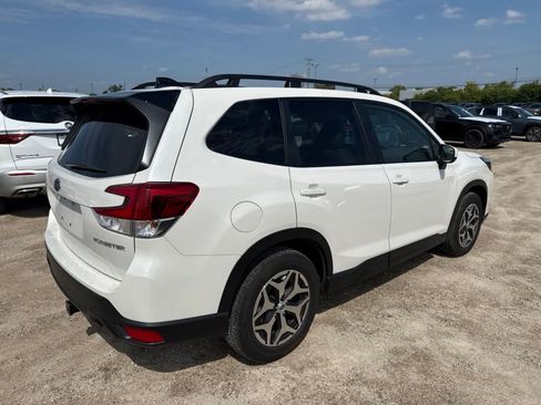 Used 2024 Subaru Forester Premium AWD/4WD image 3
