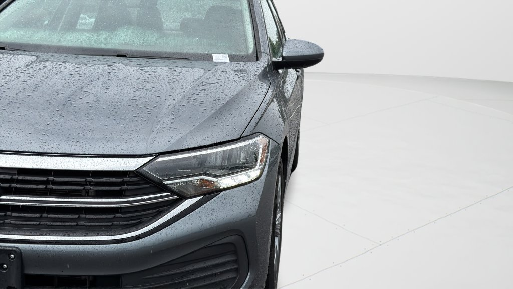 Used 2024 Volkswagen Jetta SE FWD image 32