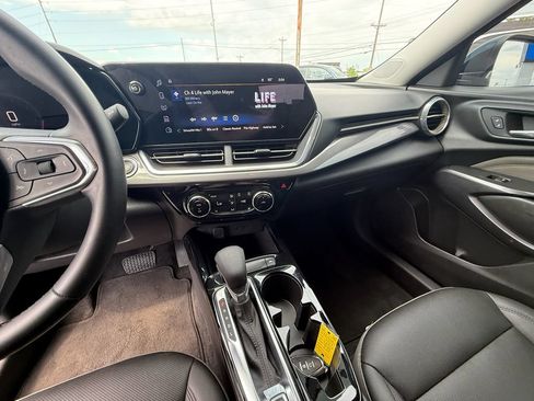Used 2024 Chevrolet Trax ACTIV FWD image 15