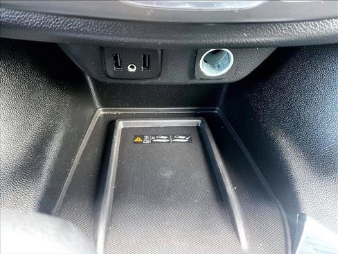 Used 2023 Chevrolet Traverse LT FWD image 25