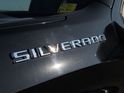 Used 2021 Chevrolet Silverado 1500 LT w/ Convenience Package II image 10